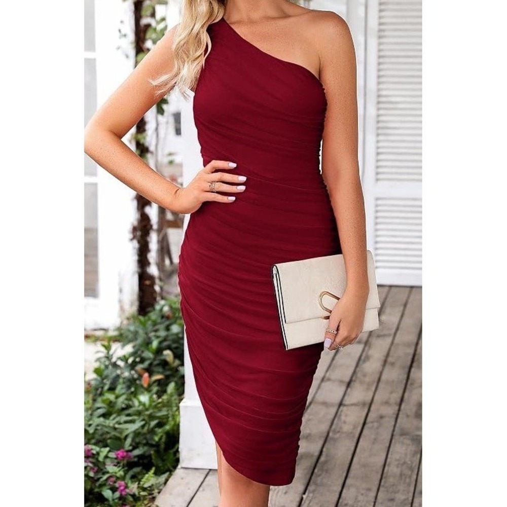 NWT Women's Pretty Garden Cold Shoulder Ruched Bodycon Dress Red - Small